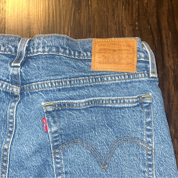 Levi’s Wedgie Straight Jeans - Picture 2 of 7